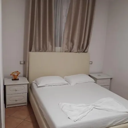 Roma Bed & Breakfast *