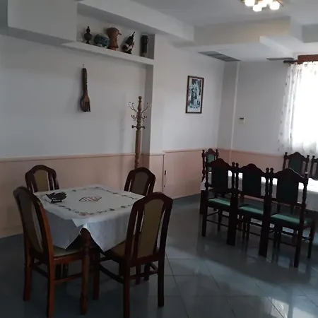 Roma Bed & Breakfast *